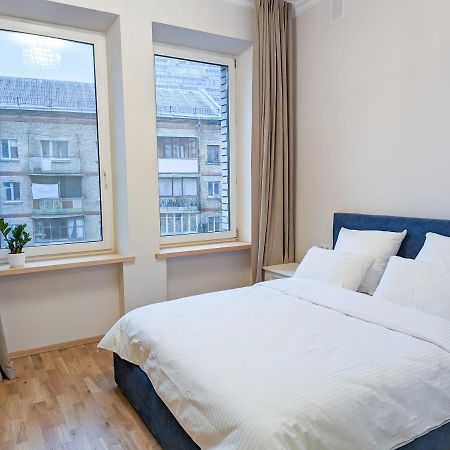Kyiv Honchara Hotel Bagian luar foto