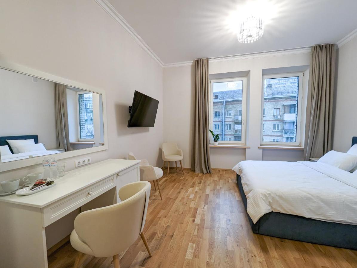 Kyiv Honchara Hotel Bagian luar foto