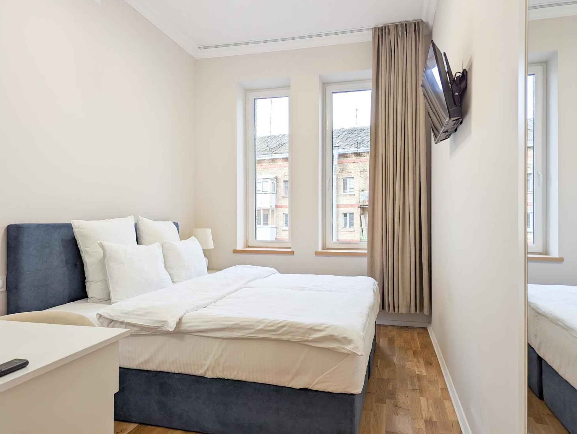 Kyiv Honchara Hotel Bagian luar foto