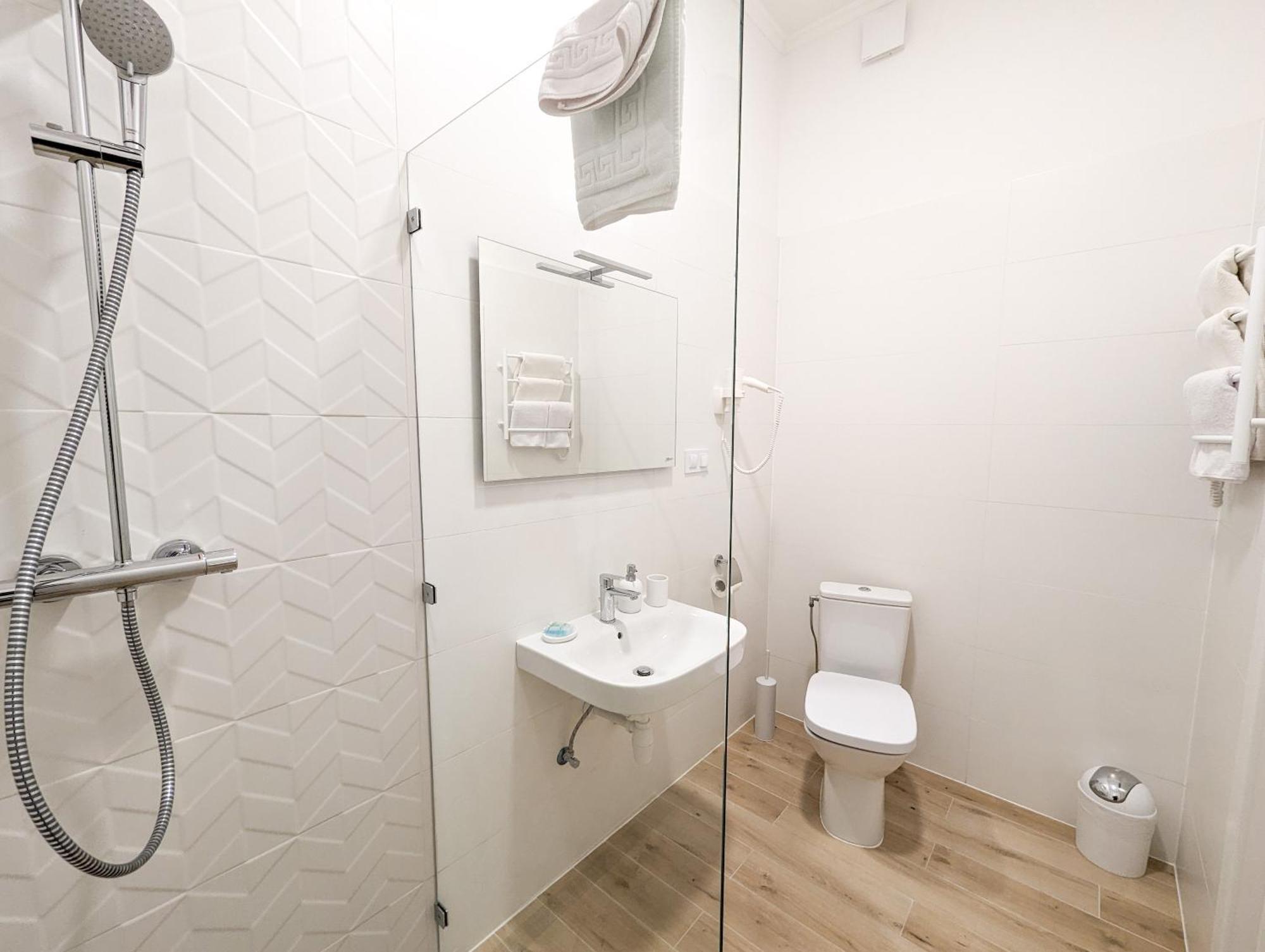 Kyiv Honchara Hotel Bagian luar foto