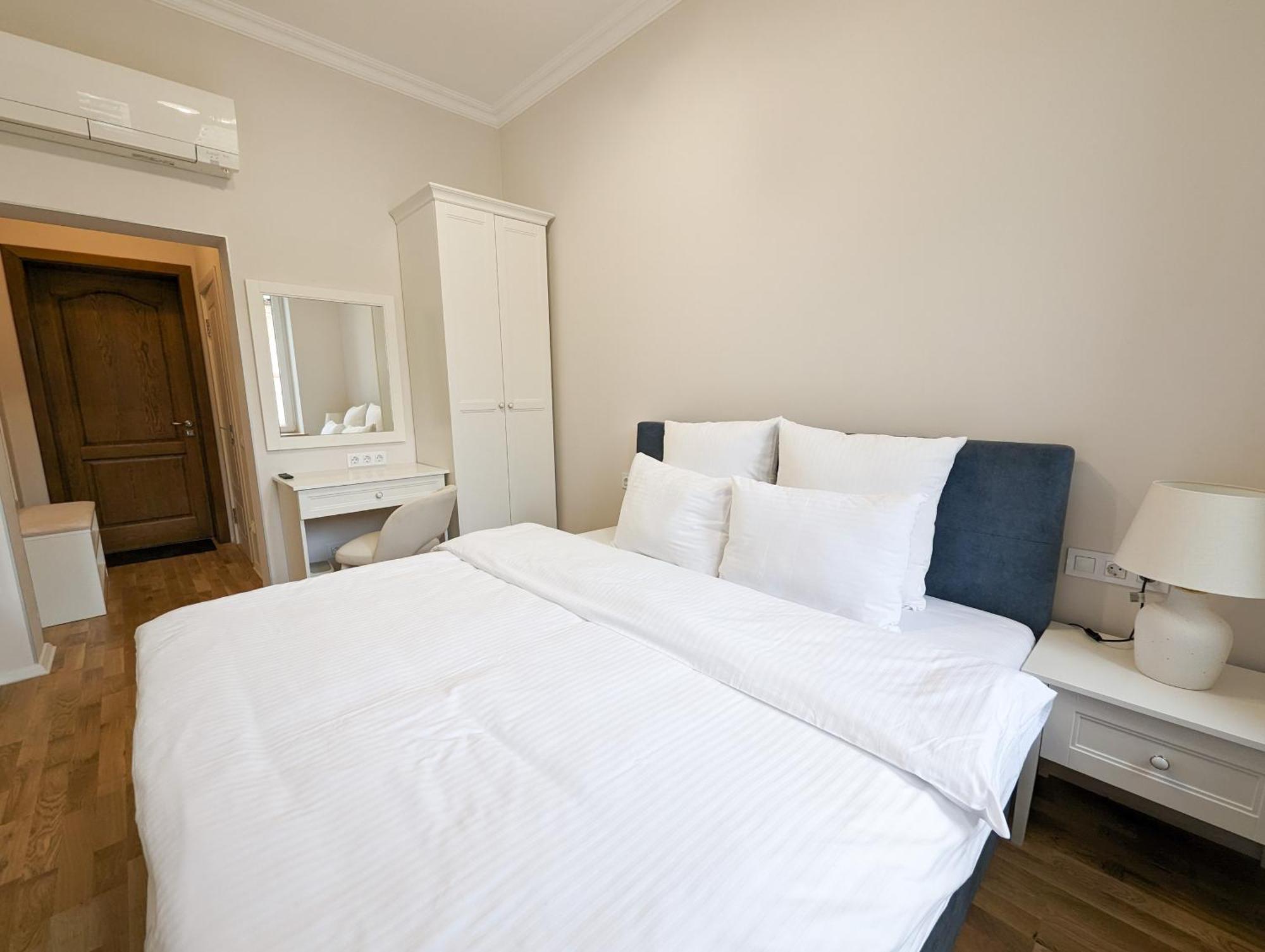 Kyiv Honchara Hotel Ruang foto