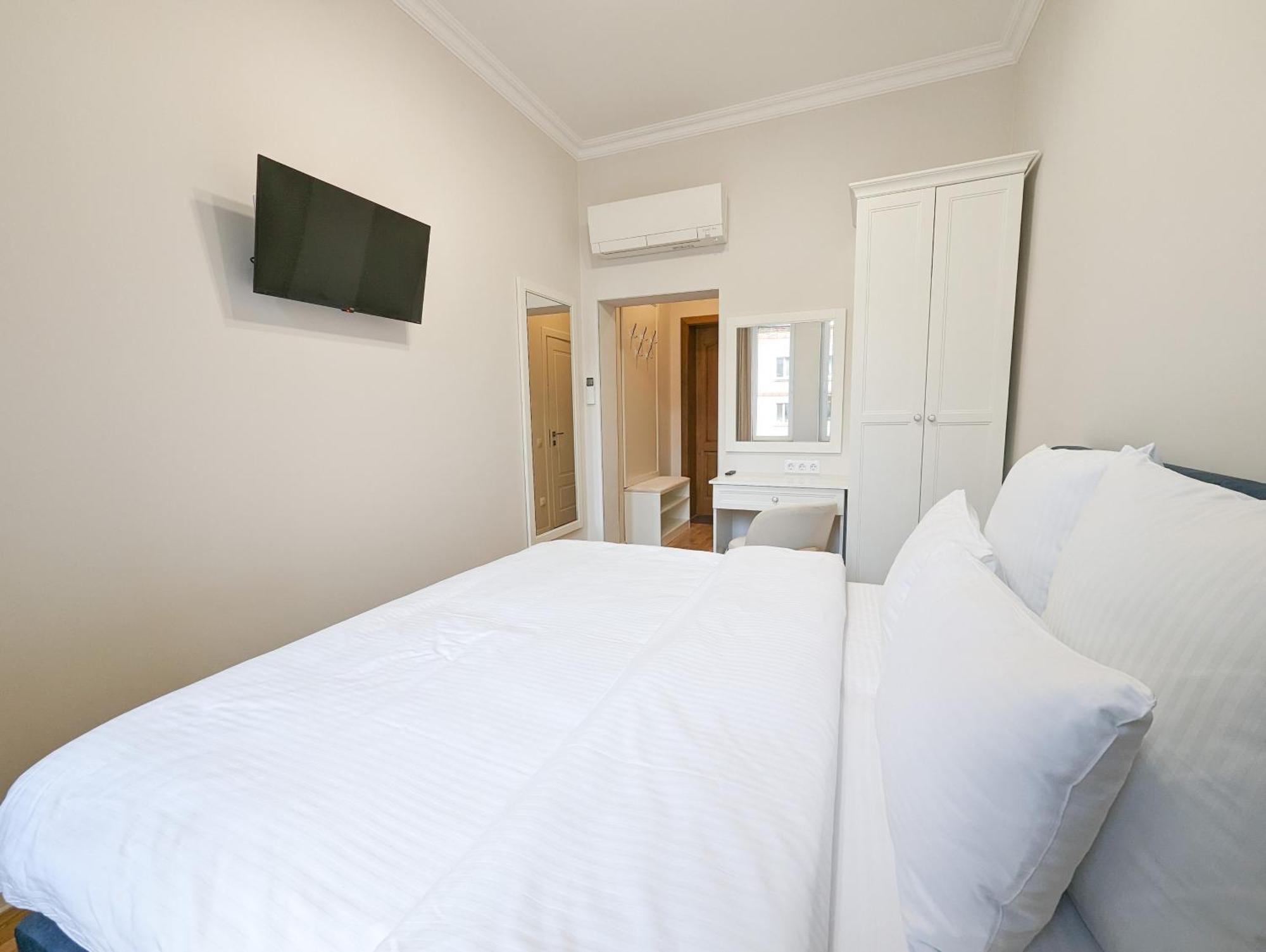 Kyiv Honchara Hotel Ruang foto